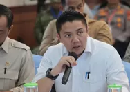 Seskab Teddy Sebut Pemerintah Perkuat Penanganan Karhutla di Kalteng, Empat Helikopter Dikerahkan untuk Water Bombing