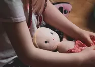 Seorang Paman Ditangkap Polisi Usai Diduga Cabuli Keponakan di Bawah Umur dan Unggah Aksinya ke Medsos