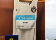 Pelari Peraih Emas SEA Games Robi Syianturi Lelang Jersey demi Korban Bencana Sumatera