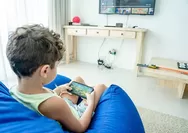 Bahasa yang Hilang di Balik Cahaya Layar Gadget