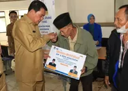 Ribuan Lansia di Kabupaten Tangerang Terima Bantuan Sosial Tunai
