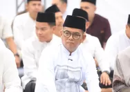 Gubernur Andra Soni Salat Idulfitri di Alun-Alun Serang, Ajak Pererat Silaturahmi dan Persaudaraan