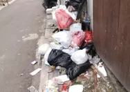 Sampah Tak Diangkut Dua Pekan, Warga Sukabakti Keluhkan Pengelolaan dan Tarif Iuran yang Tak Jelas