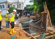 Antisipasi Banjir dan Longsor, Pilar Saga Cek Turap di Tiga Titik Tangsel