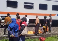 Ibu Muda Tewas Tertabrak Kereta Api di Semarang, Suami Terabas Perlintasan KA 