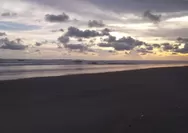 Menyaksikan Keindahan Senja di Pantai Parang Kusumo, Bantul, Yogyakarta
