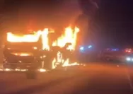 Bus AKAP Jakarta-Padang Ludes Terbakar di Bayung Lencir Muba, Seluruh Penumpang Berhasil Menyelamatkan Diri