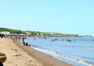 Serunya Bersantai Ria di Pantai Tanjung Bayang Makassar, Luas dan Aman Bagi Anak-Anak!