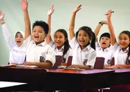 Pendidikan Gratis SD-SMA hingga Kuliah Ditargetkan Mulai 2028, Total Anggaran Rp302 Triliun