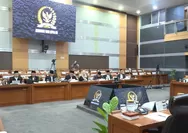 Pernyataan Ketua KBIHU Jabar Tuai Kontroversi, Sebut Jemaah Haji Lansia 'Ngerepotin'