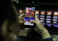 Transaksi Judi Online Melonjak 260 Persen! OJK Sebut Modus Pelaku Semakin Sulit Dilacak, Pakai QRIS hingga Kripto