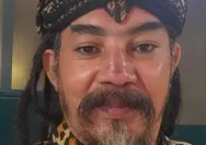 Master Limbad Sambangi Kediaman Supriyono Botok Usai Demo di Gedung DPR