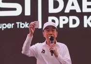 Jokowi Ungkap Alasan Baru Tunjukkan KTA PSI, Singgung Soal Momentum Politik