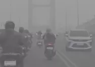 Usir Kabut Asap Karhutla di Palembang, Pemerintah Uji Coba Tabur 1,5 Ton Dry Ice dari Udara