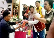 Menebar Kebahagiaan di Bulan Suci, IWATI Sulsel dan Lions Club Jamu Ratusan Kaum Dhuafa di Restoran Mewah