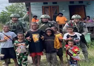 Satgas Ops Damai Cartenz Gelar Patroli Dialogis Pendekatan Humanis di Kampung Mudist, Serambakon