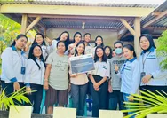 Menembus Hutan Demi Pendidikan, Ketulusan Guru Honorer SDK Wukur Dapat Dukungan PNM Peduli