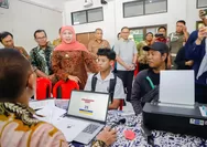 Kolaborasi dengan Swasta, Daya Tampung SMA dan SMK Negeri di Jatim 39,55 persen