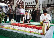 Jelang Hari Bhayangkara, Kapolri Ziarah ke Makam Gus Dur