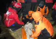 Ribuan Pendaki Kibarkan Merah Putih di Puncak Bawakaraeng, Delapan Dievakuasi