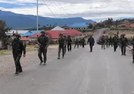 Jelang HUT ke-81 RI, Satgas Kepolisian Ops Damai Cartenz Bersama  TNI Perkuat Pengamanan di Intan Jaya