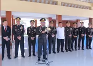 Usai Upacara HUT RI Ke-81, Kapolda NTB Lepas 8 Truk Bantuan Korban Gempa NTT
