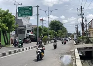 Awal Mei, Pemkot Surabaya Akan Aspal Hingga Betonisasi Jalan Raya Kedung Baruk - Kalirungkut 