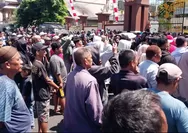 Pedagang Ikan Pasar Bersehati Demo ke Polda Sulut, Desak Usut Dugaan Korupsi di PD Pasar Manado