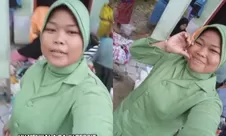 Viral Ibu-ibu Korban Bencana di Aceh Bongkar Donasi Pakaian Dinas ala Istri TNI, Bahagia Pakai Baju Persit
