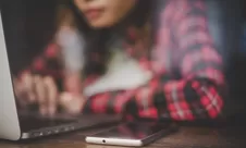 Gen-Z Perlu Tahu, Ini 5 Langkah yang Bisa Kamu Lakukan Ketika Sudah Terkena Penipuan Online