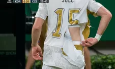 Dilema Teknologi Olahraga. Kejar Ringan dan Nyaman, Lupakan Kekuatan. Insiden di Balik Sobeknya Jersey Puma Pemain Ceko