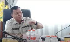 Bupati Kuansing Suhardiman jadi tersangka buntut dugaan suap mobil Land Cruiser demi loloskan Sekda