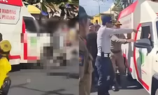 Viral sopir ambulans rusuh lalu nubruk anak 10 tahun dalam jalur pawai HUT RI di Sulsel, nyaris kena amuk massa