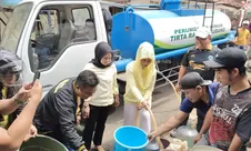 Perumda TRS dan anggota DPR RI Elita Budiarti turun tangan atasi krisis air bersih di Cinungku Subang