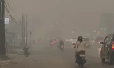 Ramai unggahan situasi Kalimantan yang masih dikepung kabut asap dan ‘aktivitas normal’, ada apa?