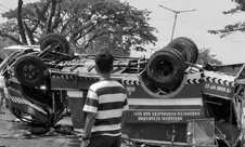 4 Fakta terkini laka mobil damkar di Pangkep Sulsel, terguling saat menuju lokasi kebakaran lahan