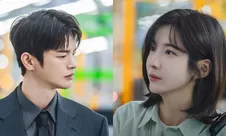 tvN Rilis Poster Terbaru See You at Work Tomorrow, Seo In Guk dan Park Ji Hyun Terlibat Romansa Kantor Tak Terduga!