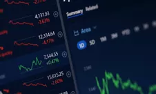 Pakar Keuangan Minta Pemerintah dan OJK Transparan soal Pelemahan IHSG