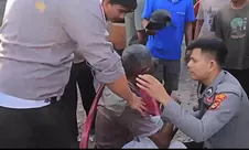 Polisi Bersama dan Warga Hentikan Truk Rem Blong, Cegah Korban Jiwa di Tulang Bawang, Lampung