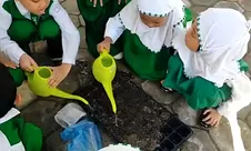 Hari Lingkungan Hidup Sedunia: Portable Greenhouse Jadi Media Ekoliterasi Anak Usia Dini