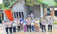 Kapolda NTT Salurkan Bantuan untuk Korban Gempa di Ngada, Polri Hadir Ringankan Beban Warga
