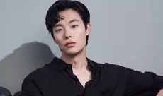 Ryu Junyeol Tandatangani Kontrak dengan Galaxy Corporation
