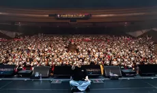 Kim Myungsoo (L) ketagihan kicau mania di Fan-Con Asia Tour <UNCHANGED> in Jakarta?