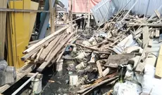 Akibatkan Banjir, Camat Pache bersama Warga Bongkar Bangunan Liar Diatas Saluran Air