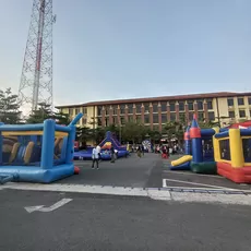 Mapolda Lampung Sejenak Disulap Jadi Arena Bermain Anak Panti Asuhan