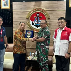 Peringati HUT TNI & TNI AL ke-79, INTI Serta Lantamal IV & Lainnya Gelar Operasi Katarak Gratis