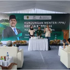 Kepala Bappenas Rachmat Pambudy Tinjau Penerapan Pertanian Berbasis Data dan AI di Klaten