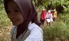 Guru Pedalaman Parigi Moutong Minta Akses Jalan Diperbaiki Ketimbang Program Makan Gratis