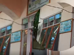 Bangunan Rusak Berat, Siswa SDN Inpres 19 Luaor Majene Dilarang Membaca di Dalam Perpustakaan