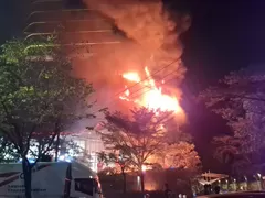Nipah Mall Makassar Kebakaran Minggu Malam, Pengunjung Panik Berhamburan